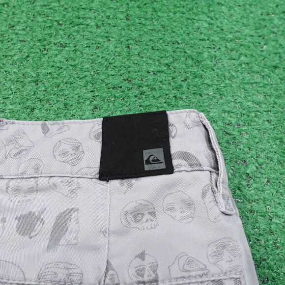 QUIKSILVER GREY CARTOON FACES FLAT FRONT SHORTS SIZE 26 - Picture 6 of 8